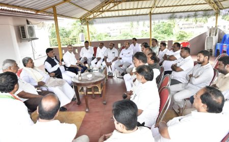 ರಾಜ್ಯಪಾಲರಿಂದ ಶೋಕಾಸ್ ನೋಟಿಸ್ ಬೆನ್ನಲ್ಲೇ ಸಿಎಂ ದಿಢೀರ್ ಸಭೆ!